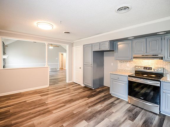 4th image of 7179 Oak Forest Dr