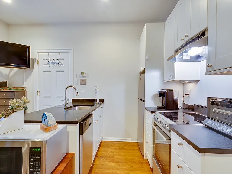652 Massachusetts Ave #2 — Photo 5