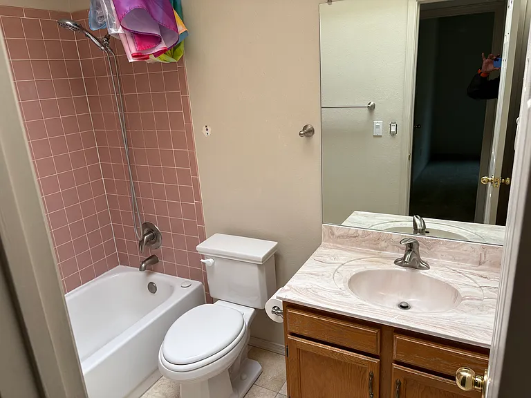 2702 La Silla Dorada — Photo 5