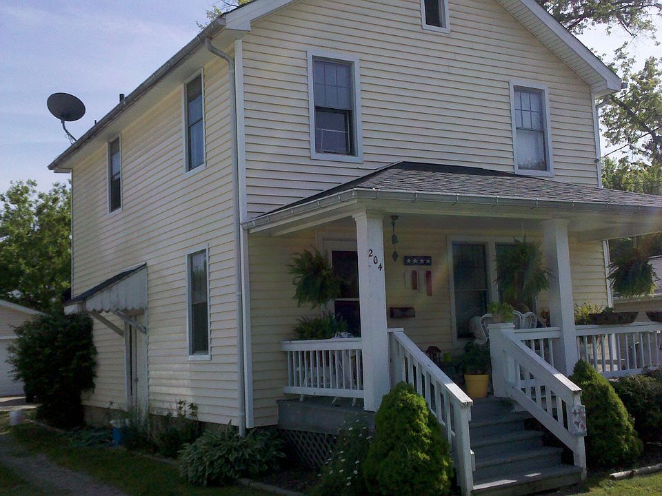 2nd image of 204 Vine St