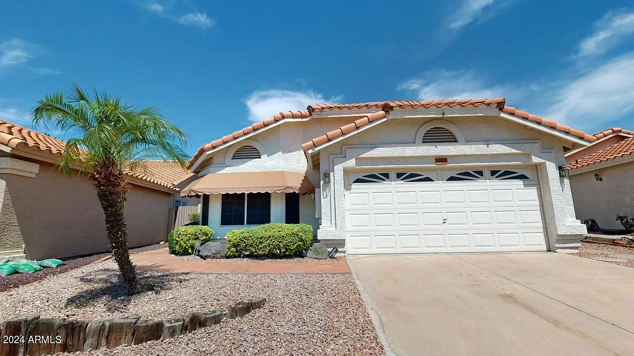 3 bed, 2.0 bath, 1567 sqft, $2,250 — Photo 2