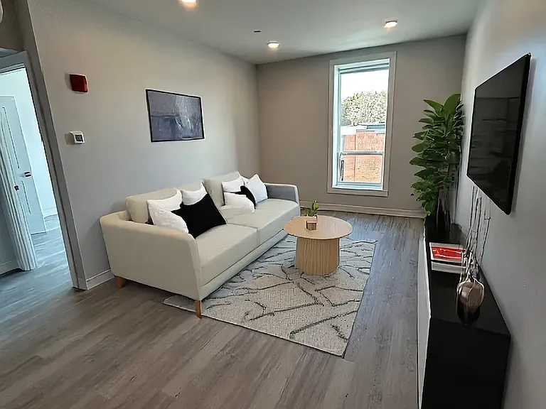 Residences at Sharon Gallery — Photo 3