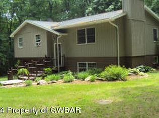 122 Ide Rd, Dallas, PA 18612