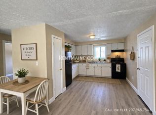 8 Hillside Ln APT 3, Lewiston, ME 04240