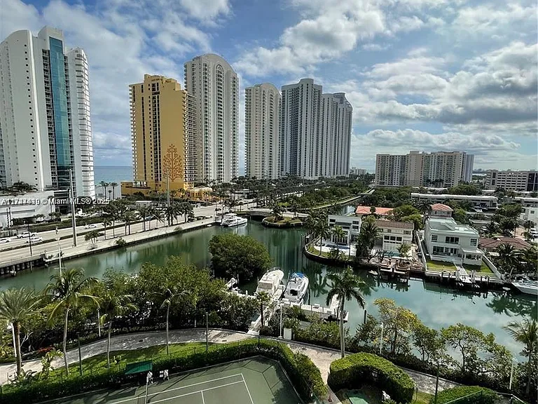 16400 Collins Ave #9 — Photo 4