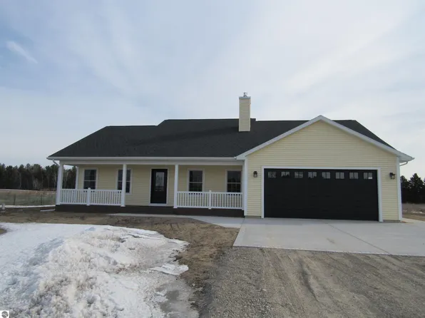 66 Lila Ln, Tawas City, MI 48763
