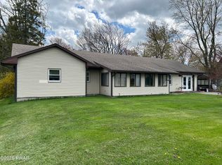 448 Cemetery Rd, Moscow, PA 18444