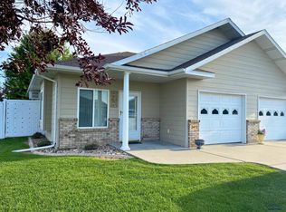 2412 Merlot Dr, Rapid City, SD 57701