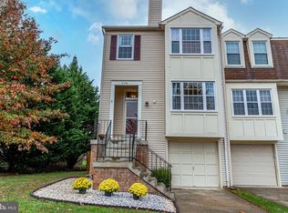 3346 Buckeye Ln, Fairfax, VA 22033