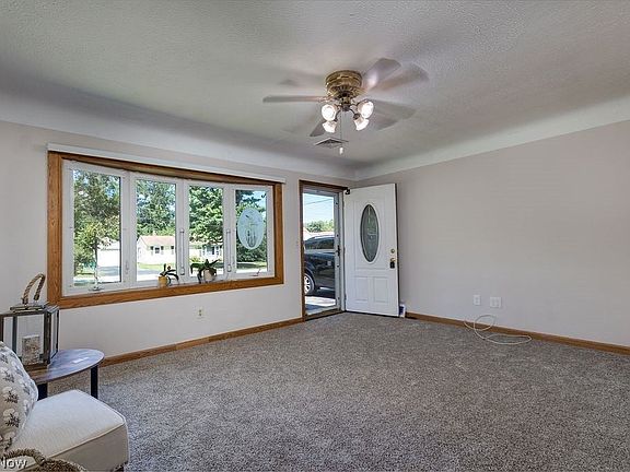 4th image of 7756 Saxon Dr