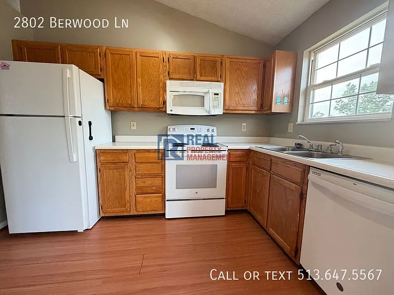 2802 Berwood Ln — Photo 2