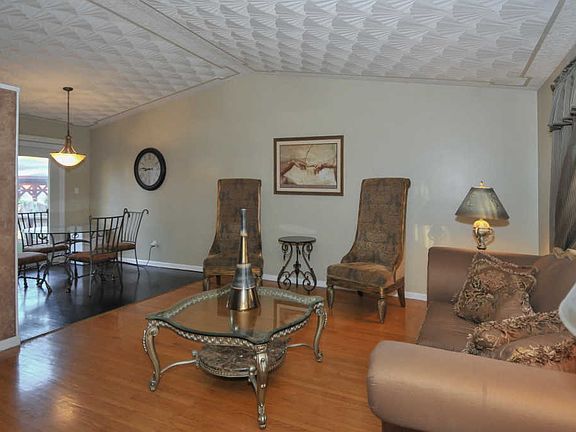3rd image of 6103 Culloden Dr