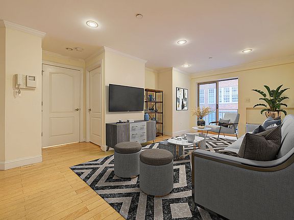 2nd image of 143 Mulberry St APT 4