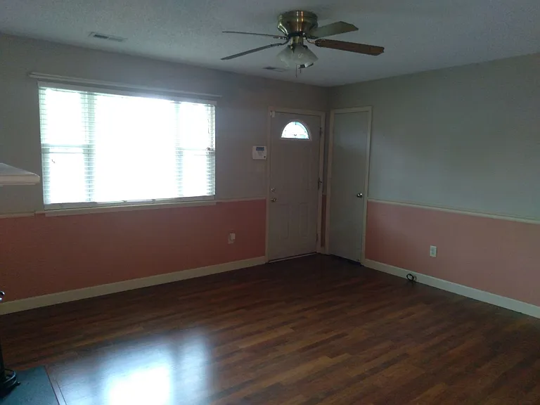 307 Kyle Dr — Photo 2