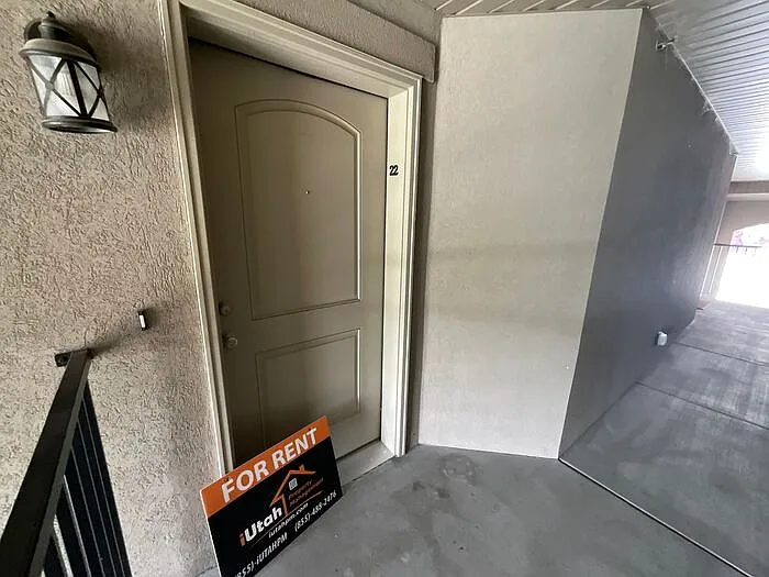 180 E 125 N #22 — Photo 2
