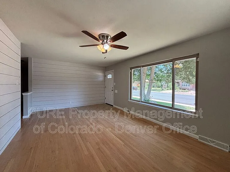 2255 S Clermont St — Photo 3