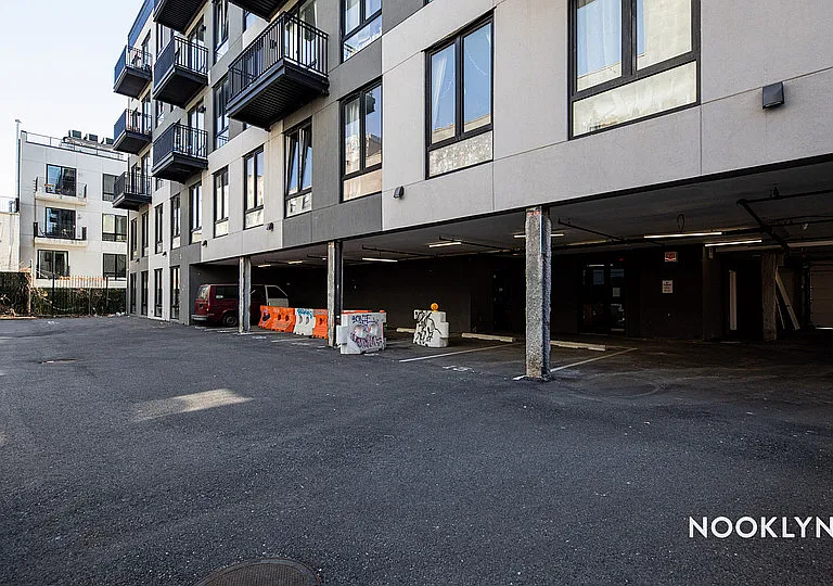 16 Charles Pl #2D — Photo 28