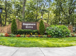 100 Glen Hollow Dr, Port Jefferson Station, NY 11776