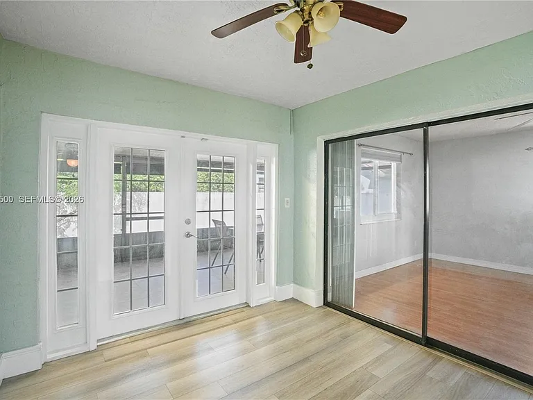 4040 NE 6th Ave — Photo 22