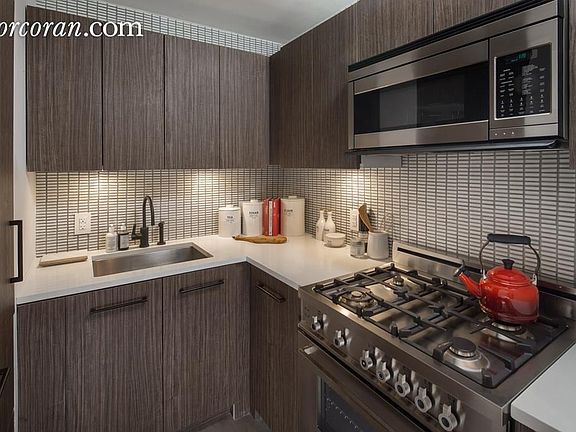 3rd image of 175 W 95th St APT 21H