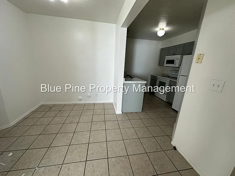 2102 Stace St #4 — Photo 6