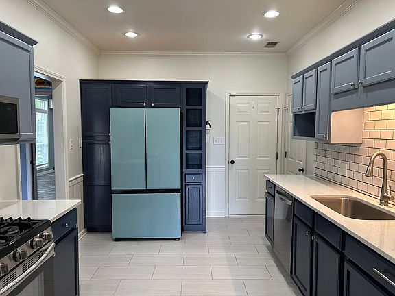 2nd image of 236 Chadwick Ln