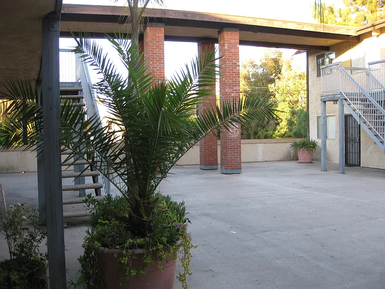 330 E Cypress St #208 — Photo 8