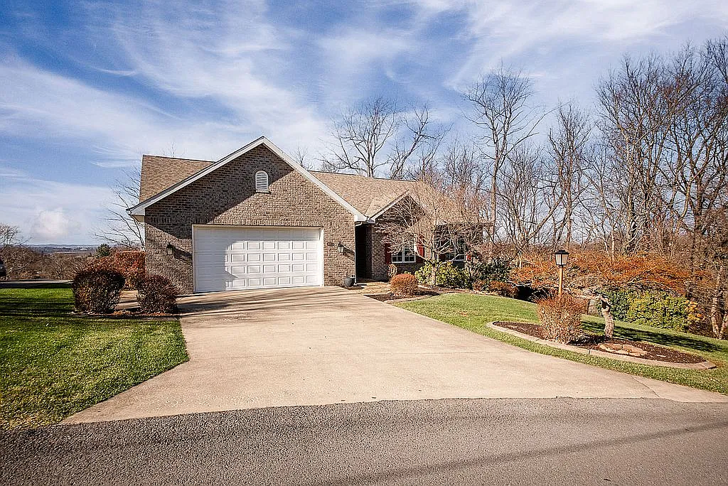 1020 Imperial Dr photo 1