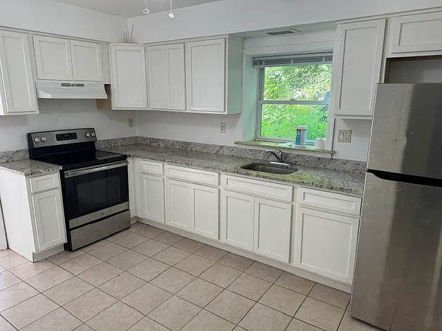 12 Ghost Pony Rd #D — Photo 4