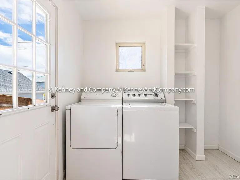 109 Cantril St — Photo 11