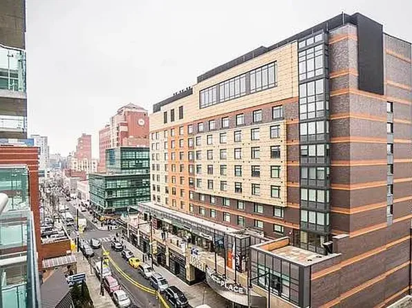 133-27 39th Avenue image 3 of 18