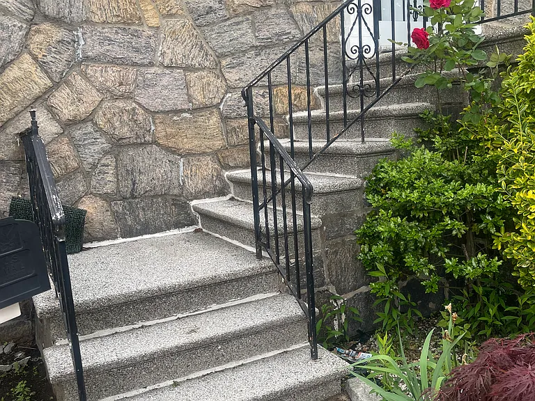 Lydig Ave — Photo 2