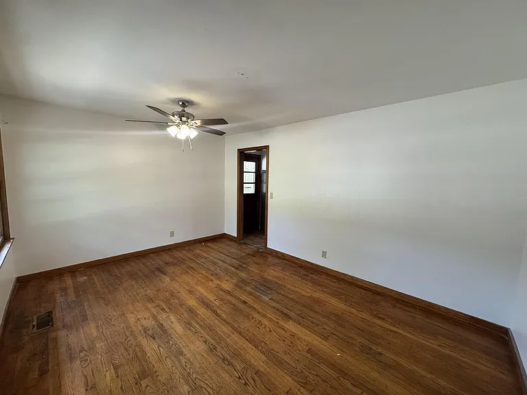 109 Park Ave — Photo 6