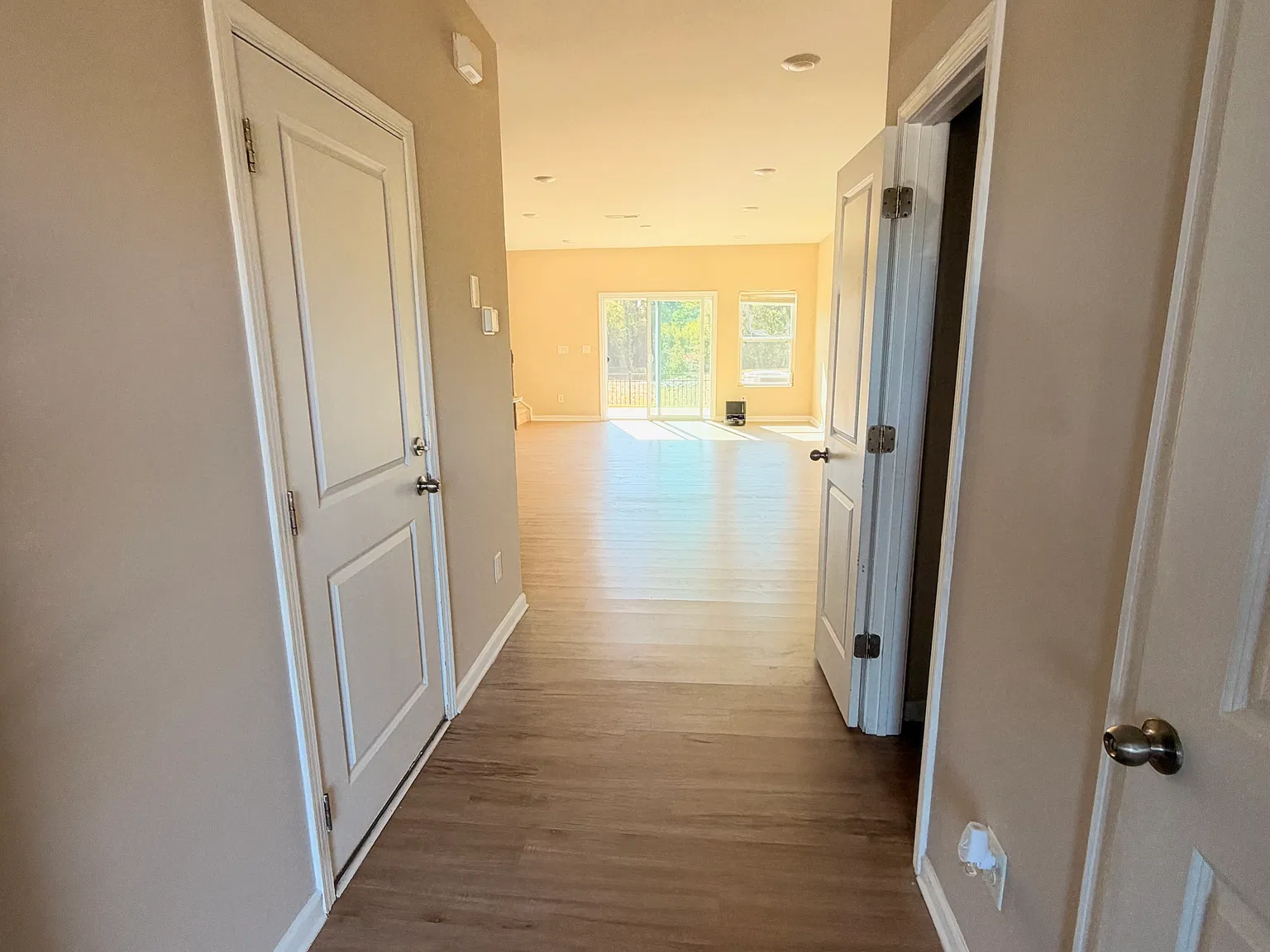 3 bed, 1700 sqft, $1,895 — Photo 3