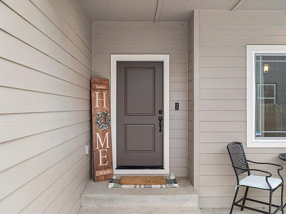 3rd image of 460 NE Brookstone Dr