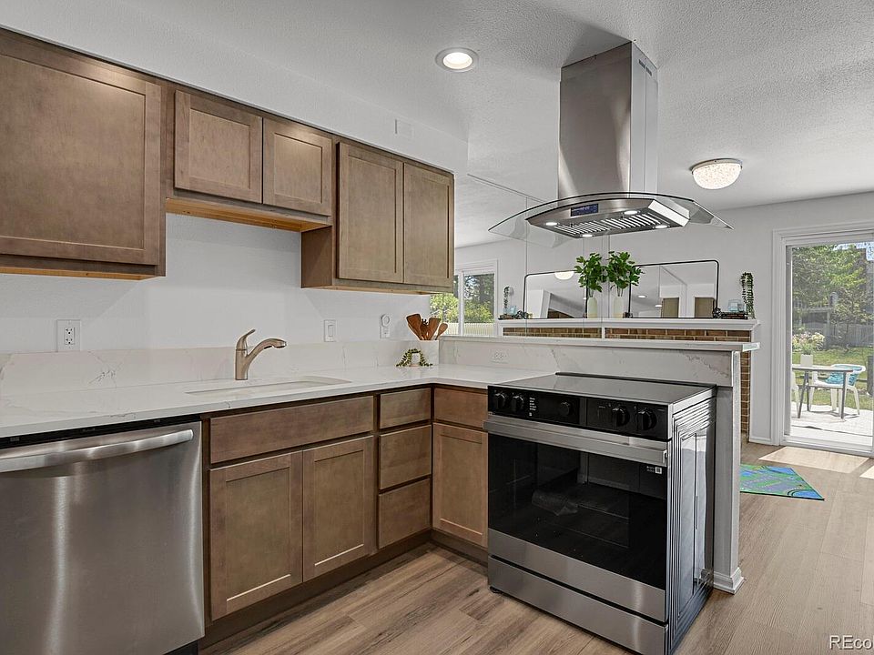1st image of 2854 S Kenton Court