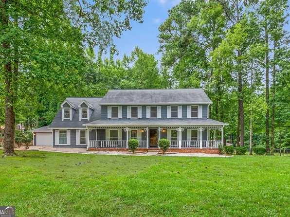 105 Oak Leaf Ct, Fayetteville, GA 30214