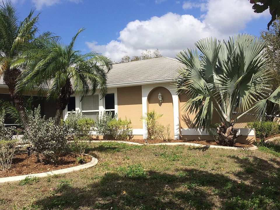 1st image of 231 SE 15th St