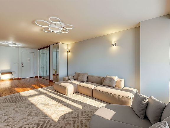 2nd image of 35 Seacoast Ter APT 8A