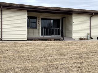 530 6th Ave S, Windom, MN 56101