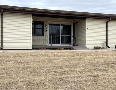 530 6th Ave S, Windom, MN, 56101