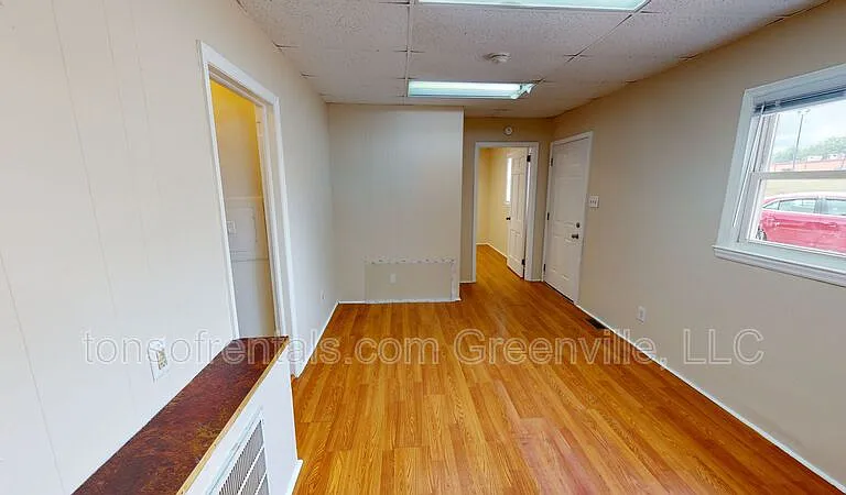 520 W Frederick St #C — Photo 3