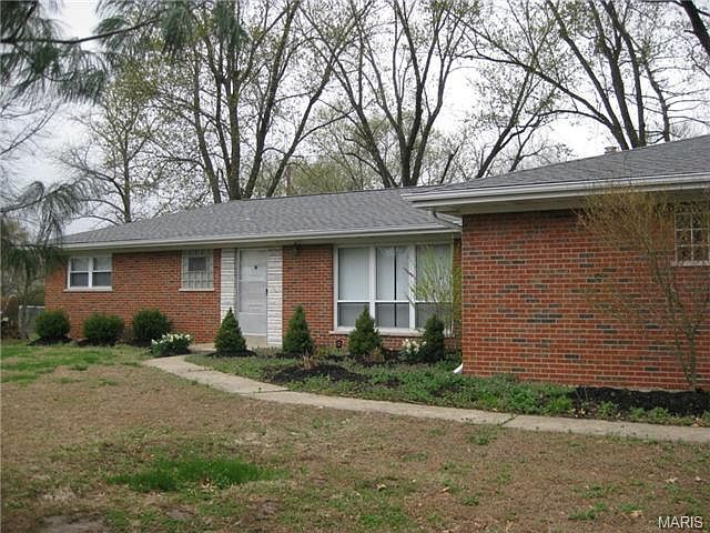 1st image of 105 Castle Dr