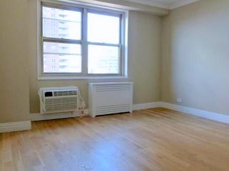 4th image of 80 N Moore St APT 4G