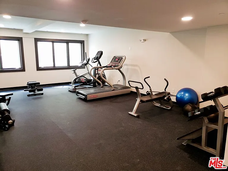 1070 S Bedford St #402 — Photo 35