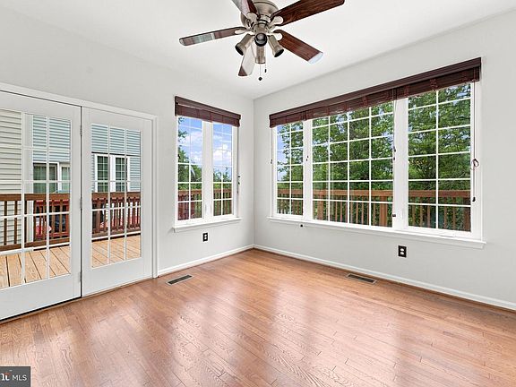 4th image of 814 Maple Flats Ter