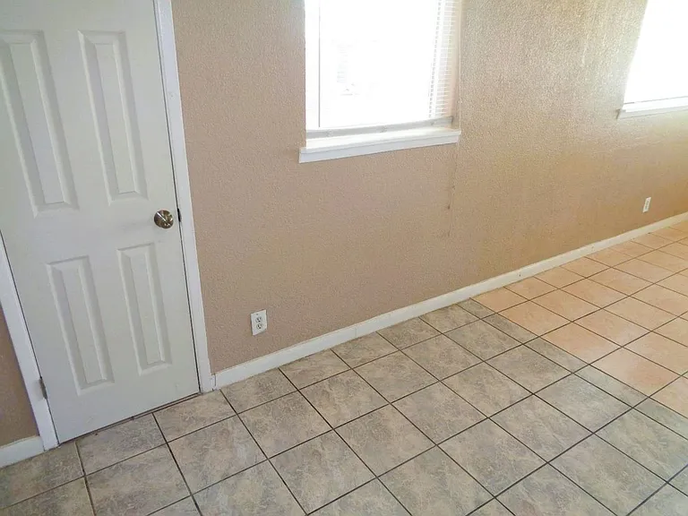 8724 Polaris St — Photo 7