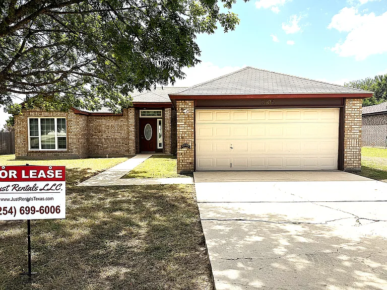3106 O'W Curry Dr — Photo 1