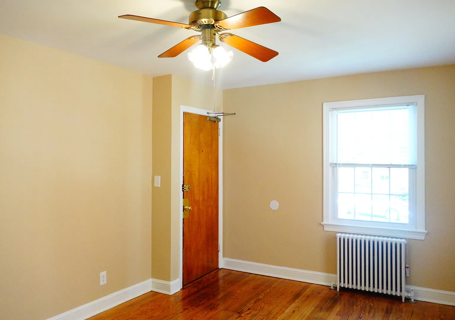 8401 Greenwood Avenue D&G Group Llc — Photo 4