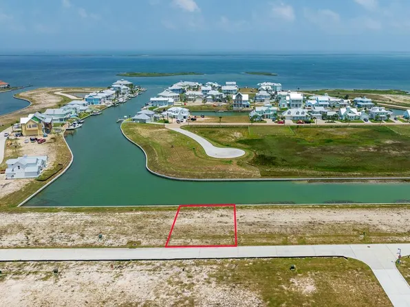 5009 Punta Mita Dr, Rockport, TX 78382